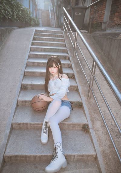 年轻的女教师韩国_剧情片电影完整版在线观看