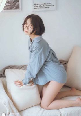 女大学生的沙龙_DVD高清完整版